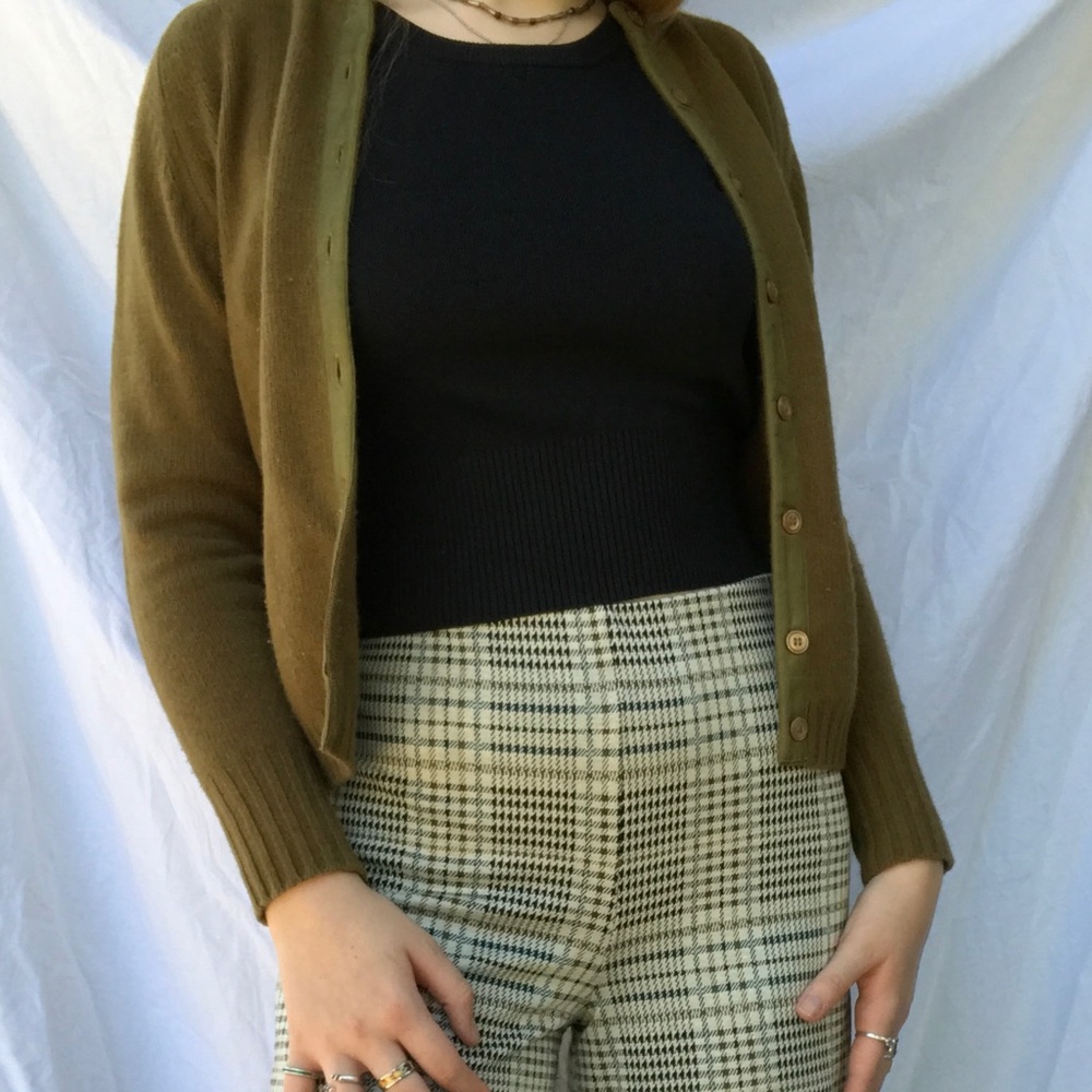 *SOLD on depop* Vintage Olive Green Cardigan